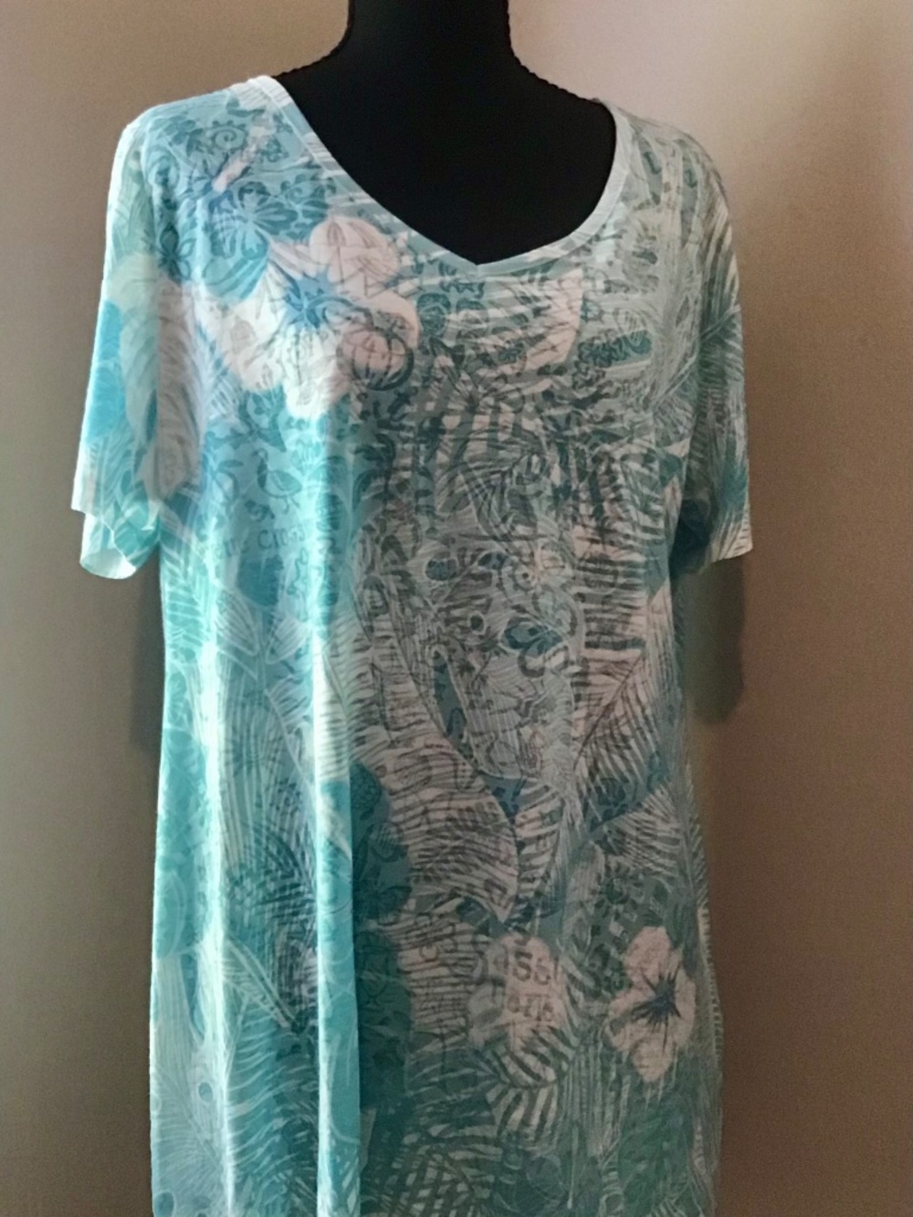 Sassy nene, Hawaiian 🌺 top, size X-Large, blue floral